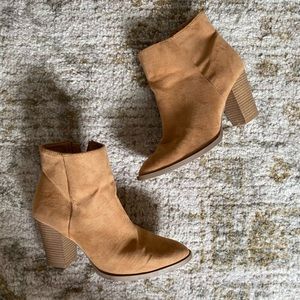 Qupid tan booties size 8
